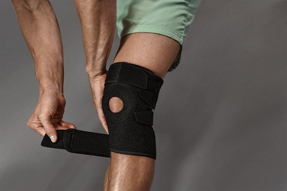 Protective Knee Support Elastoplast